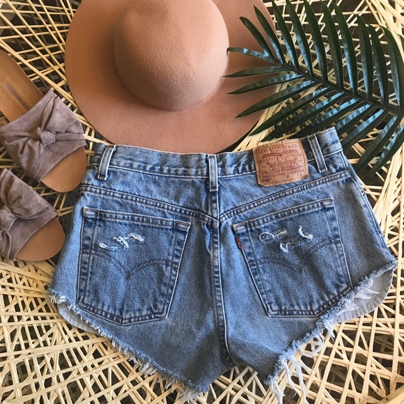 Levi’s | Vintage 555 Distressed Shorts Denim - Picture 2 of 5
